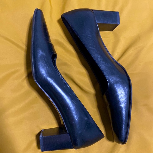 Coach Black Leather Heels, Made in Italy / Size 7 1/2 - Picture 5 of 8